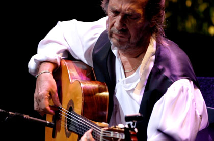 天才ギタリスト、パコ･デ･ルシア