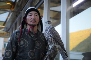 SHUVUULAKHUI 〜ハヤブサと男